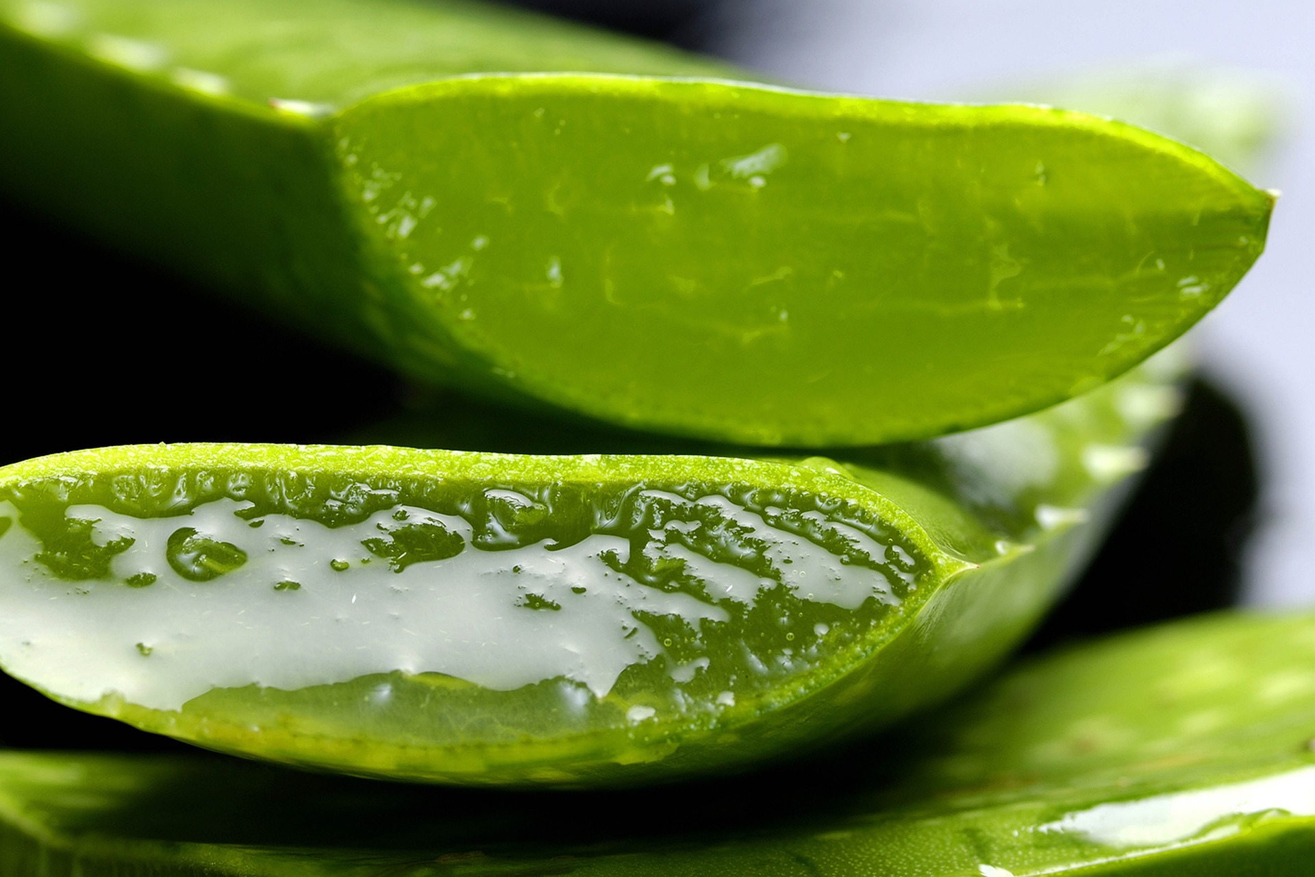 Different Ways To Use Aloevera For Beauty